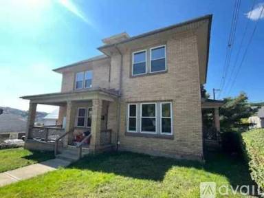 Main picture of 8 Pearl Ave