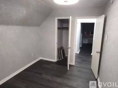 Main picture of 5527 Howe St