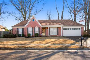 Main picture of 7835 Freehold Dr
