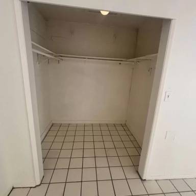 Main picture of 419 W 13th St