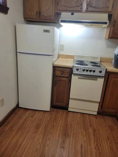 Main picture of 4014 School St