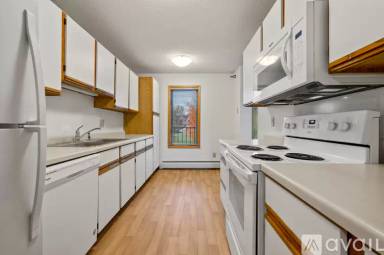 Main picture of 5200 Lincoln Dr