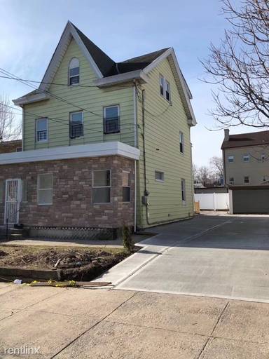 Main picture of 130 Prospect St
