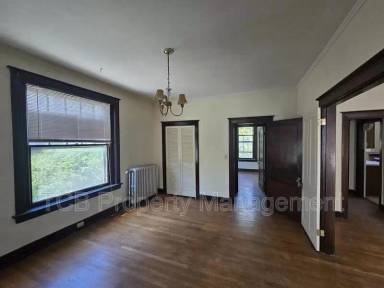 Main picture of 1245 S 4th St