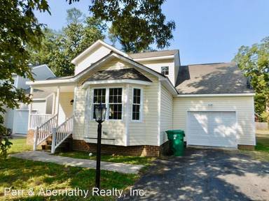 Main picture of 132 Lakeside Dr