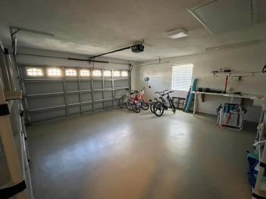 Main picture of 35 Andover Dr