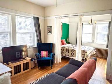 Main picture of 1051-67 W Dakin Apartments