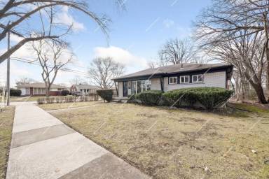 Main picture of 14401 Pearson St
