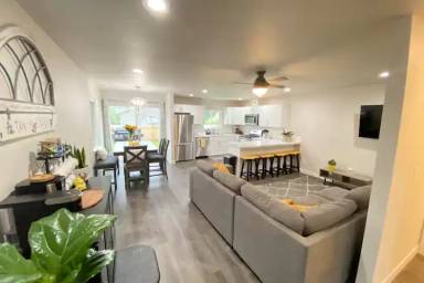 Main picture of 5025 E 25th Ct