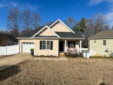 Main picture of 820 Shackleton Rd