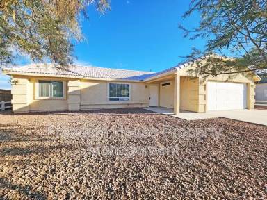 Main picture of 960 Lone Pine Rd