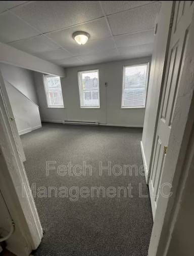 Main picture of 141 S Prince St