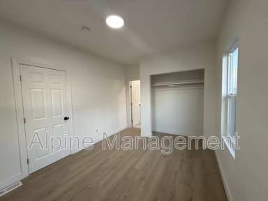 Main picture of 1089 D St