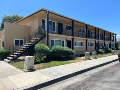 Main picture of 900 S Highland Ave