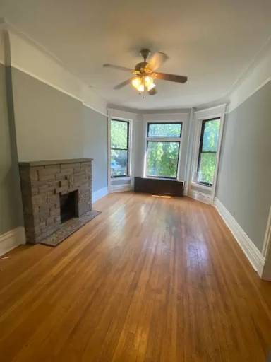Main picture of 910 W Newport Ave