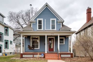 Main picture of 2415 3rd Ave S