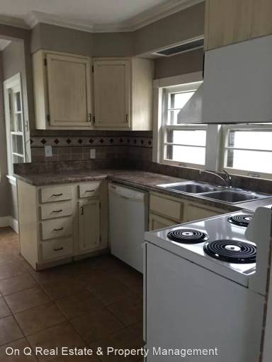 Main picture of 1209 Nettleton Cir