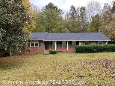 Main picture of 250 Holcomb Dr