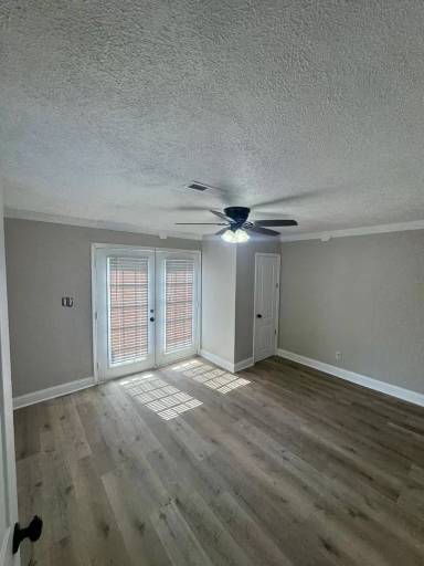Main picture of 21301 Holt Rd