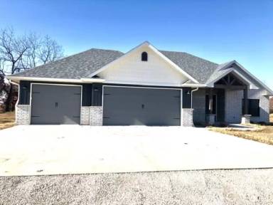 Main picture of 5106 Young Ln