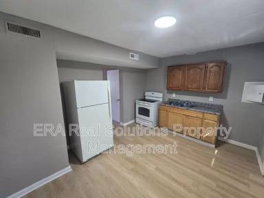 Main picture of 446 S Yale Ave
