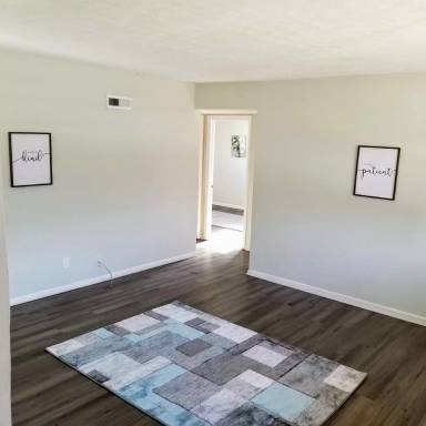 Main picture of 690 Kingsford Road