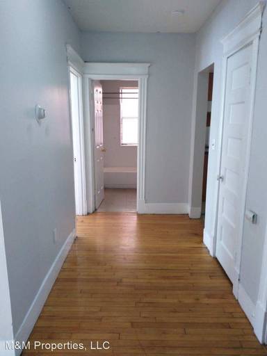 Main picture of 127 Spring St