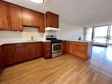 Main picture of 910 Kapahulu Ave