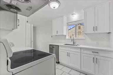 Main picture of 5561 16th Ave S