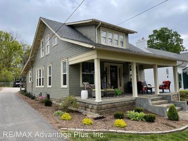 Main picture of 223 W Poplar St