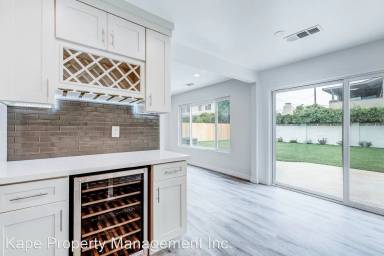 Main picture of 3416 Cabrillo Blvd