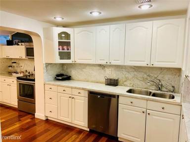 Main picture of 240 Poinciana Dr