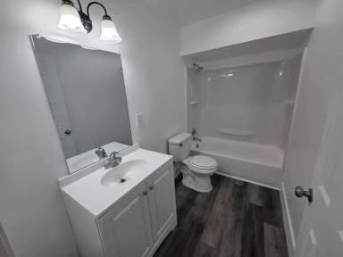 Main picture of 2708 Broadway