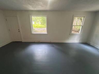 Main picture of 3805 Brewer St