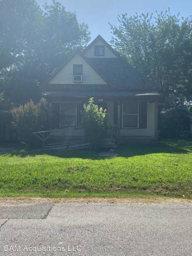 Main picture of 909 N McKinley Ave