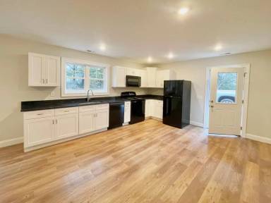 Main picture of 100 Taylor Rd