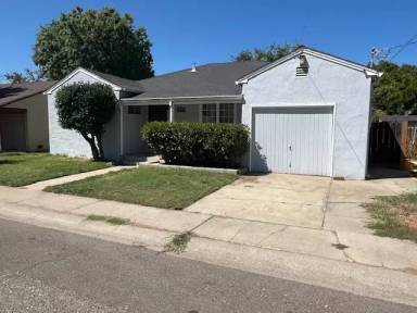 Main picture of 1116 Divver St