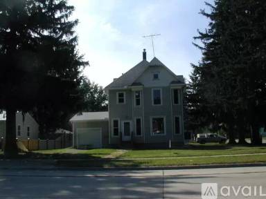 Main picture of 1204 S Cedar Ave