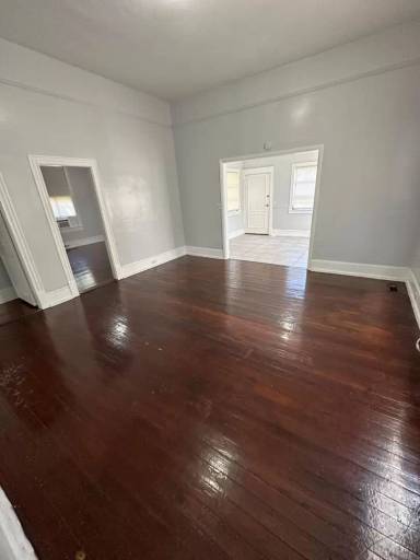 Main picture of 130 E 5th St