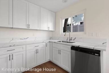 Main picture of 102 E Avenida San Gabriel