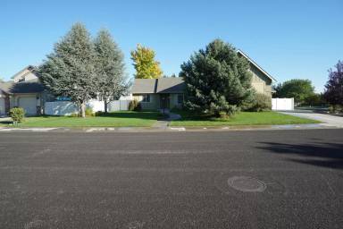Main picture of 478 W Calderwood St