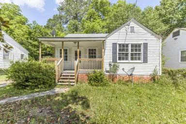 Main picture of 1055 Radio Dr