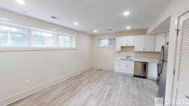 Main picture of 917 Sheridan St NW