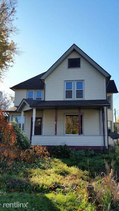 Main picture of 725 Robbins Ave