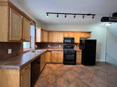 Main picture of 573 S Braddock Ave