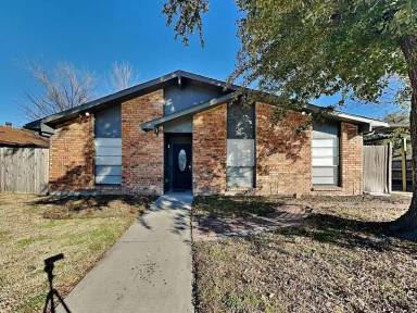 Main picture of 8825 Miami Dr