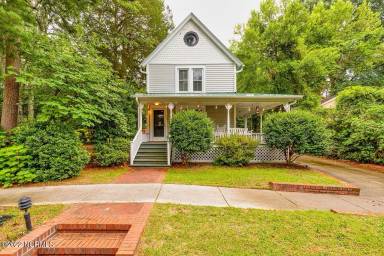 Main picture of 325 N Ashe St
