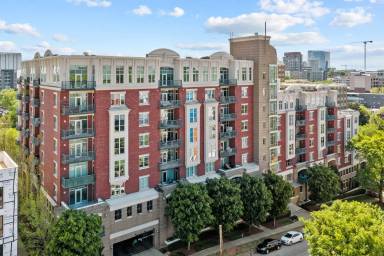 Main picture of Paramount Condo