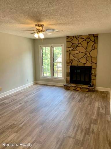 Main picture of Epworth Dr NE