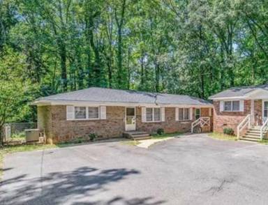 Main picture of 340 Jefferson St E